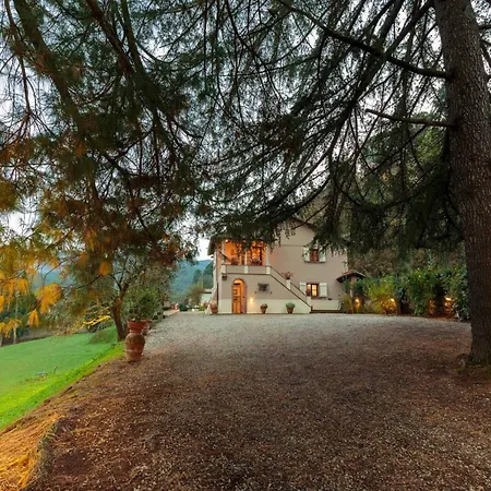 Amazing In With Garden Villa Vorno