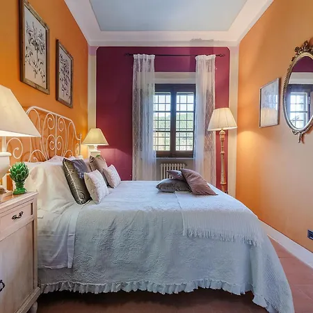 Amazing In With Garden Villa Vorno