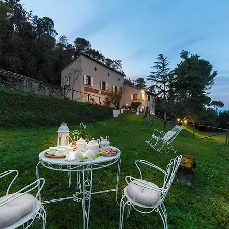 Amazing In With Garden Villa Vorno