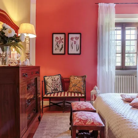 Villa Amazing In With Garden Vorno
