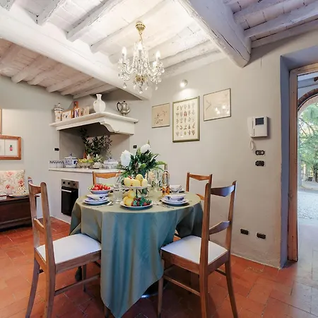 Villa Amazing In With Garden Vorno