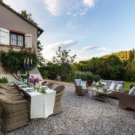 Villa Amazing In With Garden Vorno