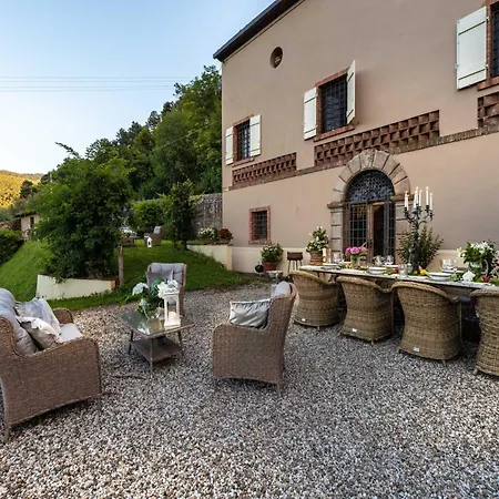 Amazing In With Garden Villa *